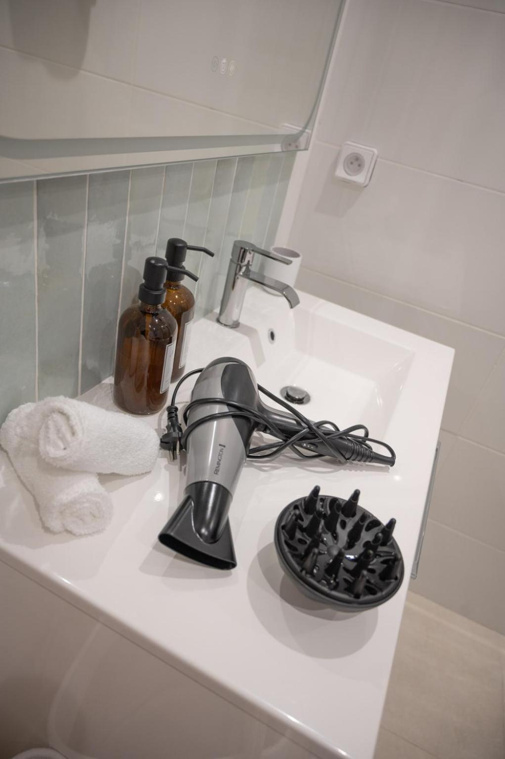 Lou Cabanot - Appartement Lumineux 3 Chambres - Parking Gratuit Béziers Kültér fotó